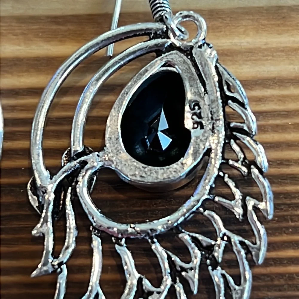 #107 Black Onyx Wings 🪽 Handcrafted Earrings NWOT - Picture 7 of 13